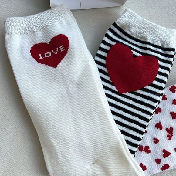 Kate Spade Hearts True Love Crew Socks 3 Pack - Picture 4 of 9